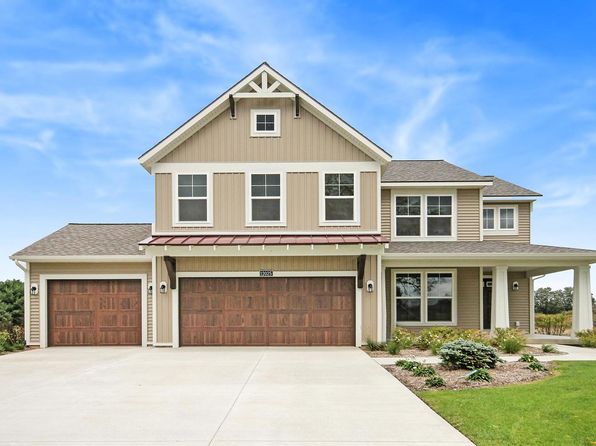 Homes For Sale Near Our Lady Of Consolation School Rockford Mi Zillow