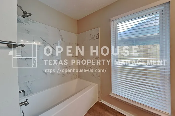 10107 King Ranch Ln — Photo 10