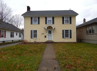 1022 N Main St, Three Rivers, MI 49093