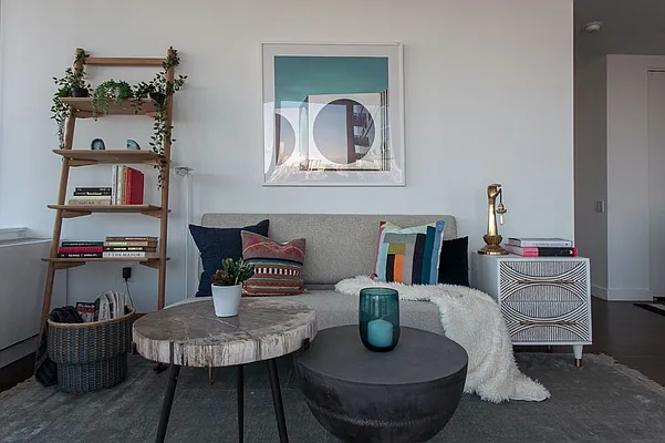 Rented by Clinton Management | media 32