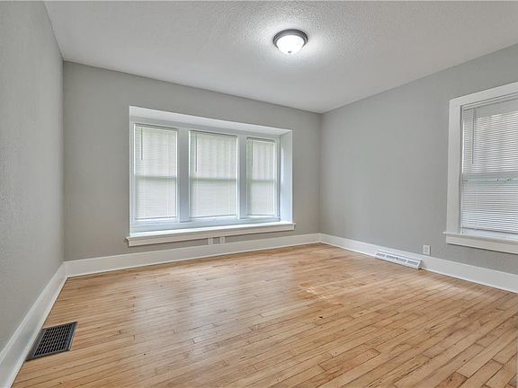 4th image of 509 Vine St