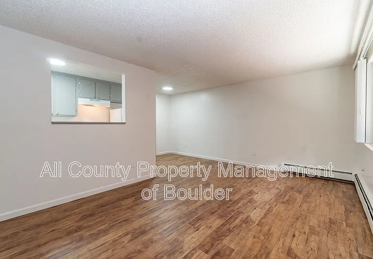 1353 Coffman St #8 — Photo 4