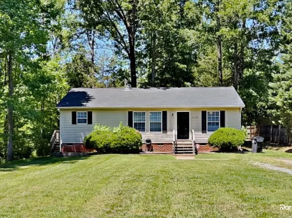 2208 Shalimar Dr, Charlotte, NC 28216