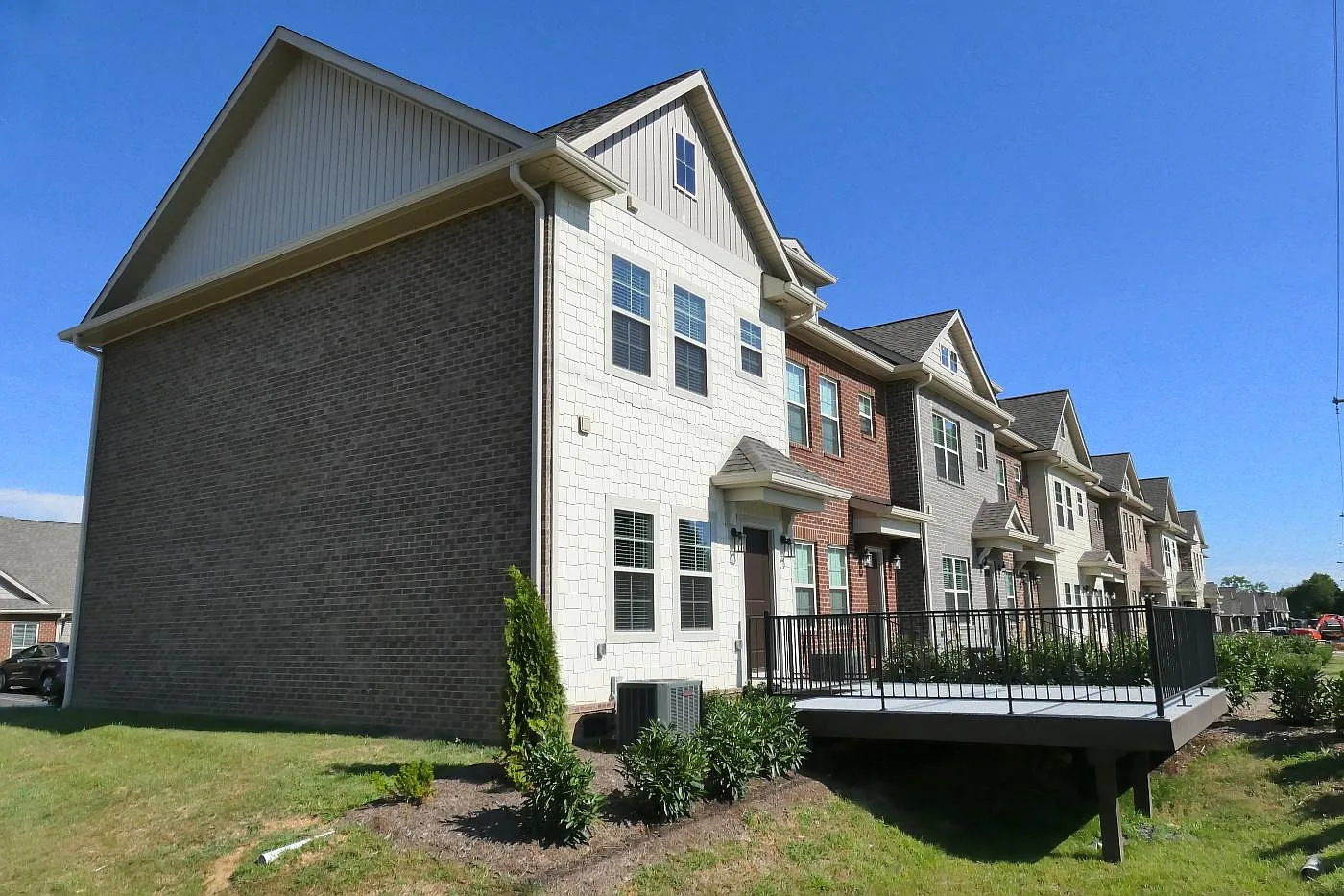 908 Somerville Ct — Photo 1