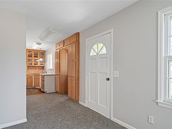 4th image of 4906 Briar St