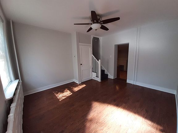 4th image of 1109 E Dunton St