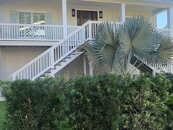 3rd image of 1701 Dixon Ln