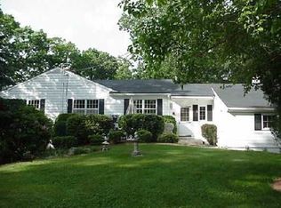 671 Shermantown Rd, Saunderstown, RI 02874