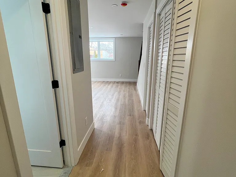 Monroe St — Photo 17