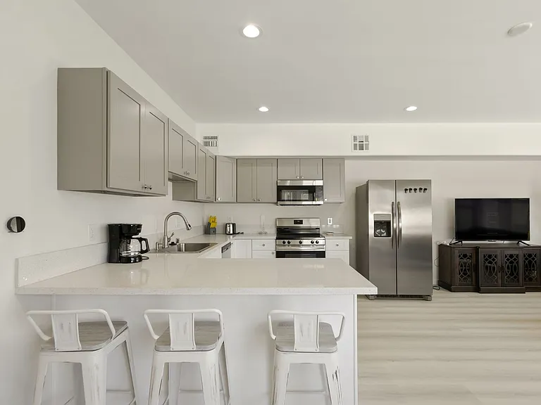 7904 Tampa Ave — Photo 30
