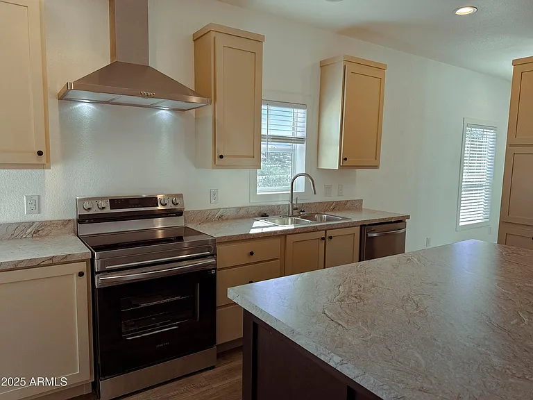 20821 E Cactus Wren Dr — Photo 3