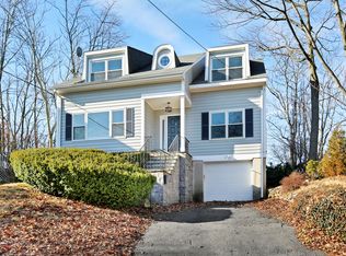 6 Parkway St, Larchmont, NY 10538