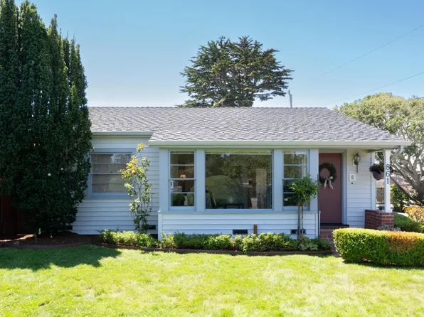 861 Maple St, Pacific Grove, CA 93950