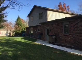 682 Ridgeview Ln, Columbus, IN 47201