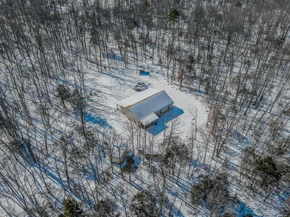 27655 Pelican Dr, Lebanon, MO 65536