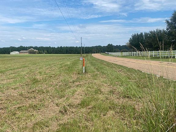 4th image of Leesburg Rd