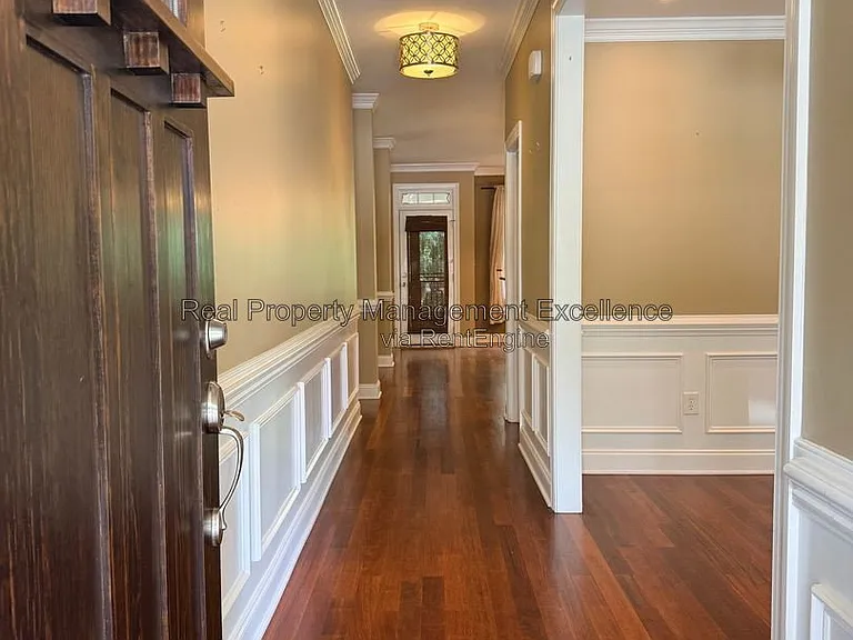 616 Lake Artesia Ln — Photo 4