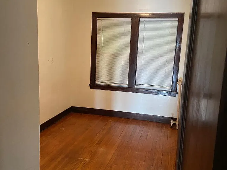 1671 Avoca St #1 — Photo 7