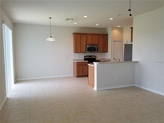 2nd image of 907 Fern Leaf Dr