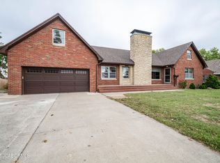 812 Swifts Hwy, Jefferson City, MO 65109