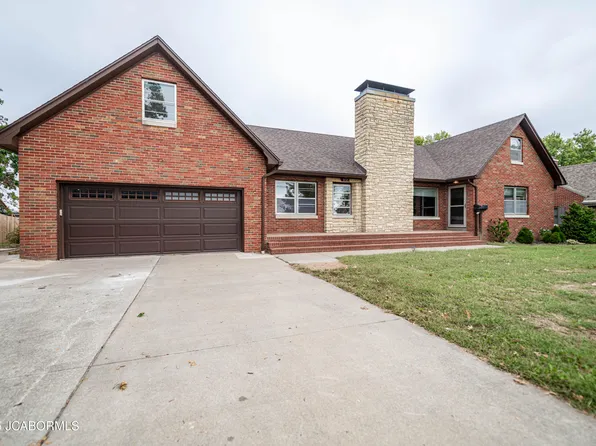 812 Swifts Hwy, Jefferson City, MO 65109