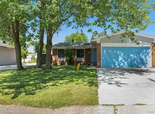 28775 Apollo Dr, Chesterfield, MI 48047