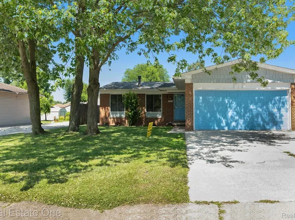 28775 Apollo Dr, Chesterfield, MI 48047