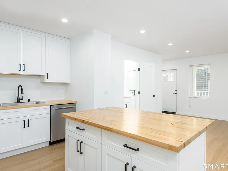 28 Townsend St — Photo 15