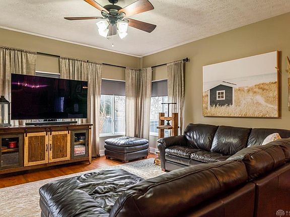 3rd image of 9656 Olde Park Dr
