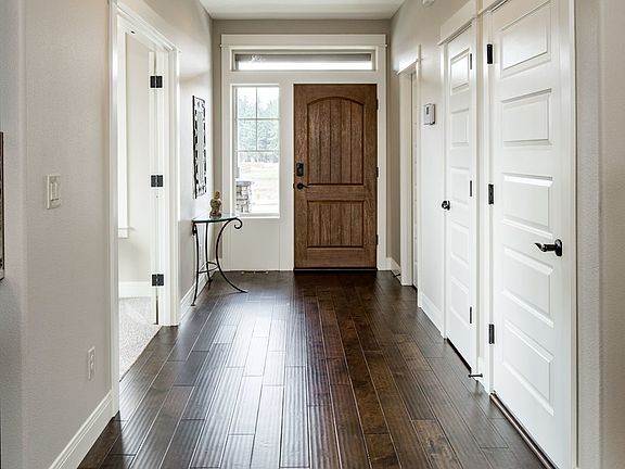 Example of an Entryway