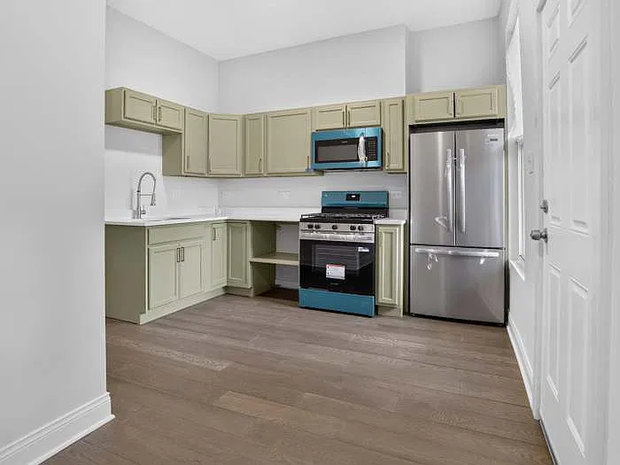 2 bed, $1,795 — Photo 4