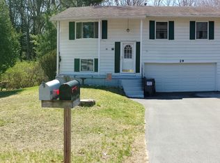 29 Whipple Tree Rd, Ballston Spa, NY 12020