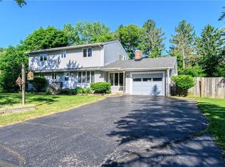 114 Viscount Dr, Rochester, NY 14623