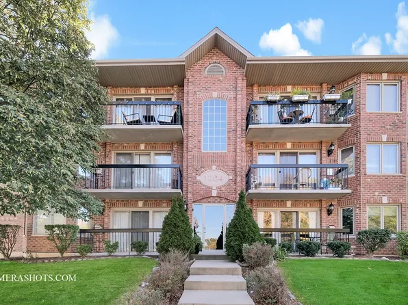 1204 Chalet Rd APT 202, Naperville, IL 60563