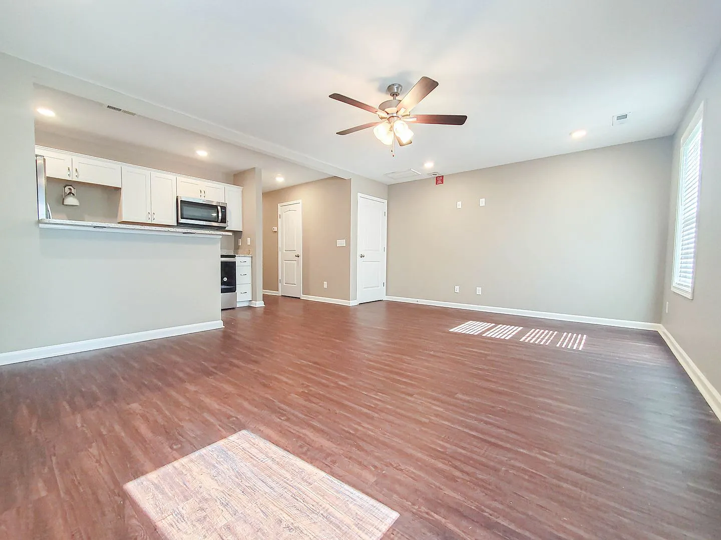 Two Bedroom with Garage on Exit 11! — Photo 4