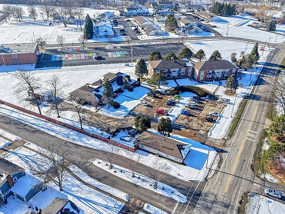 4th image of 620 Cleveland Rd W