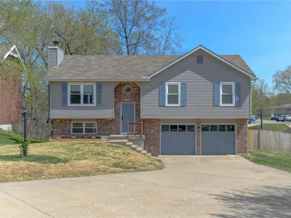 5181 Farley Ln, Merriam, KS 66203