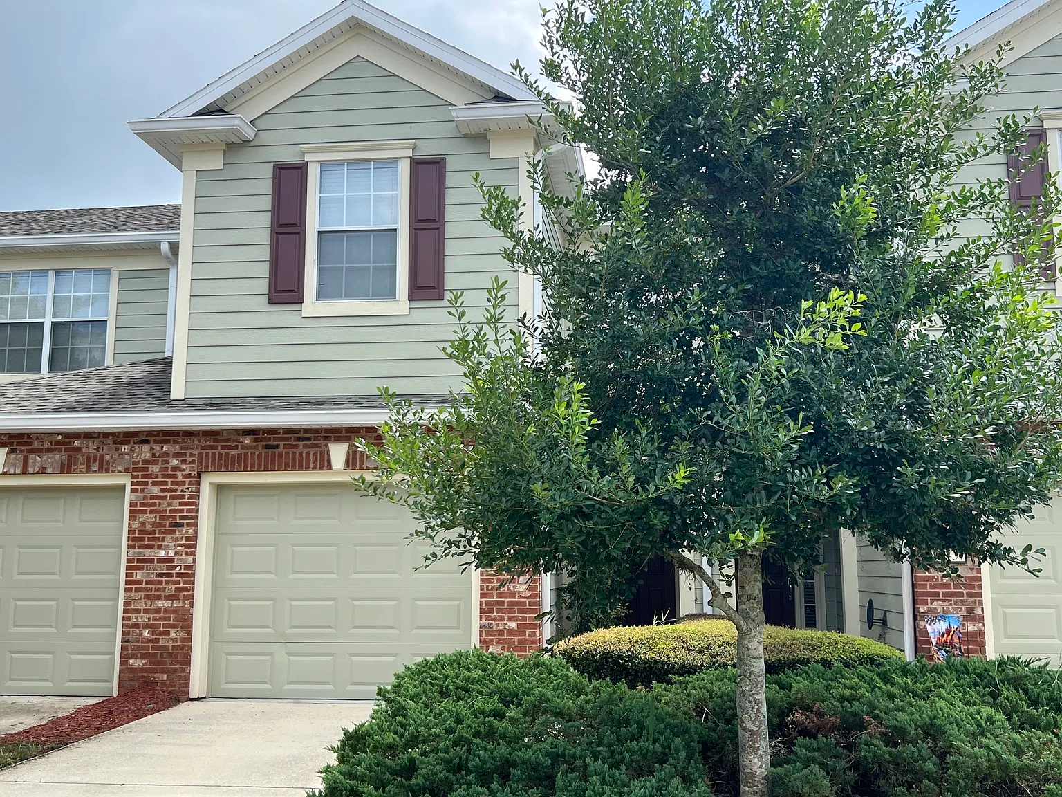 3 bed, 2.5 bath, 1728 sqft, $2,045 — Photo 1