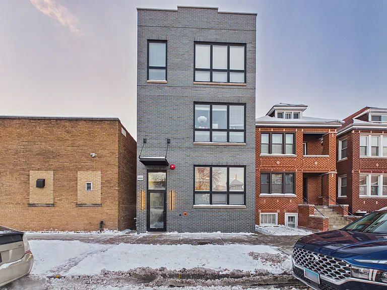 2350 S Leavitt St #1F — Photo 1