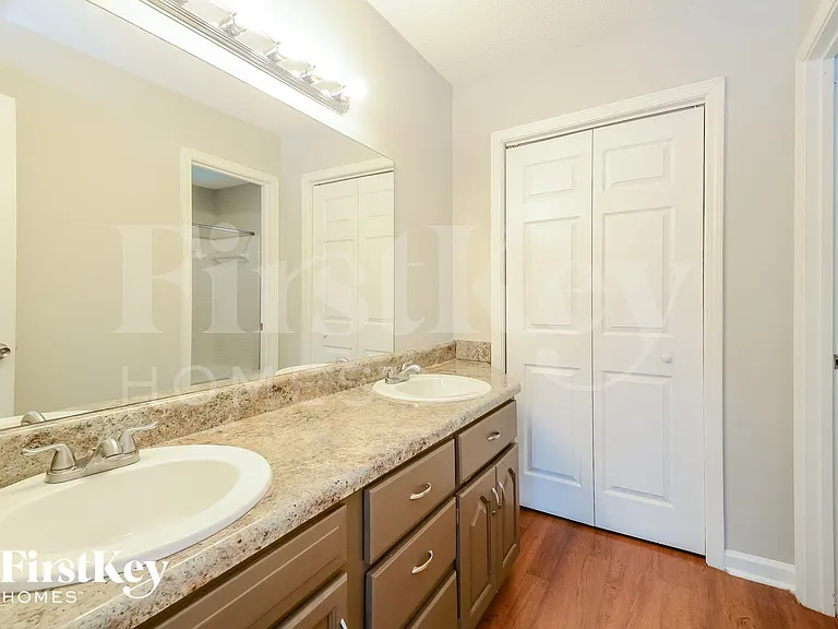 5759 Balboa Ter — Photo 8