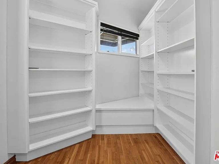 9001 Lloyd Pl — Photo 21