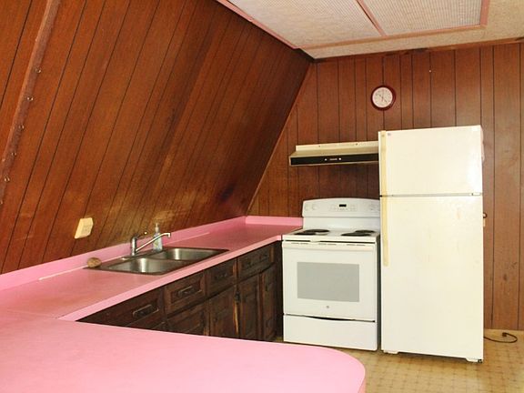 4th image of 436 River Bend Dr