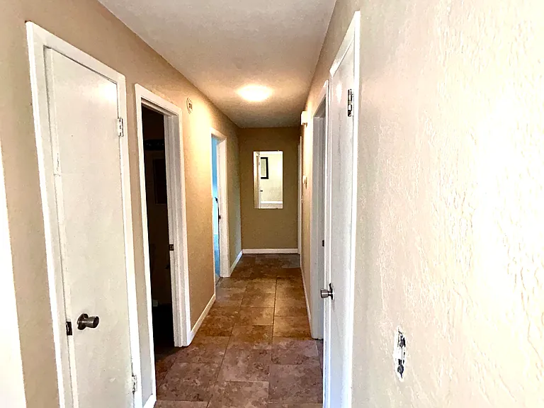 1344 Par Ave — Photo 7