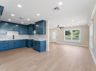 504 Franke St, El Campo, TX 77437
