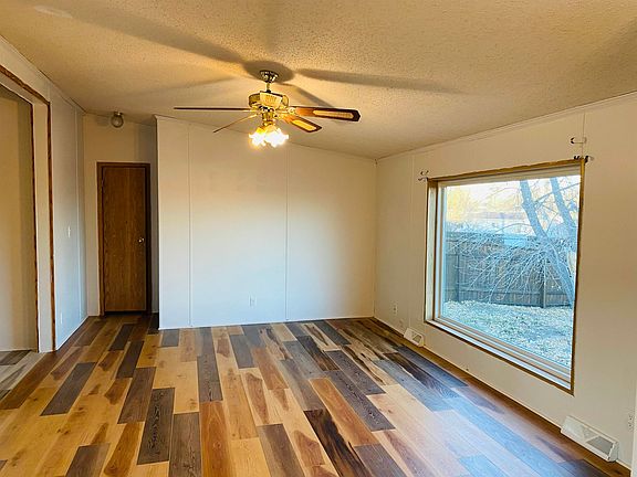 4th image of 1302 Avenue K Ct