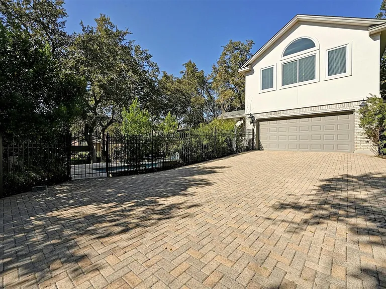 5606 Craggy Point — Photo 26
