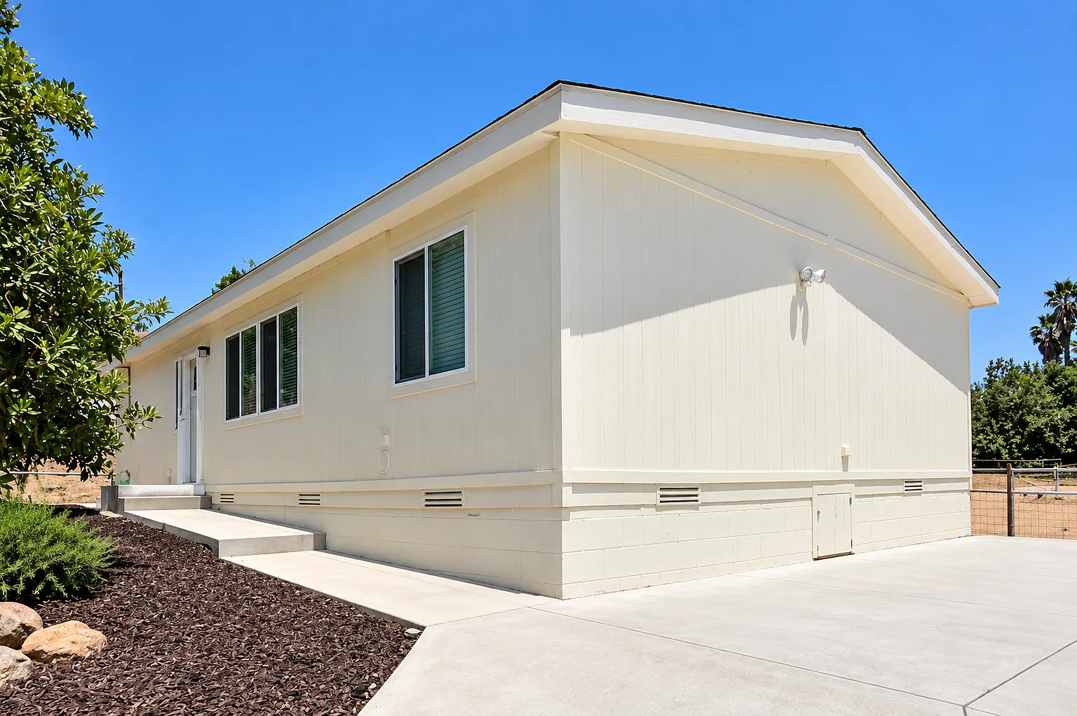 2605 1/2 Kauana Loa Dr — Photo 2