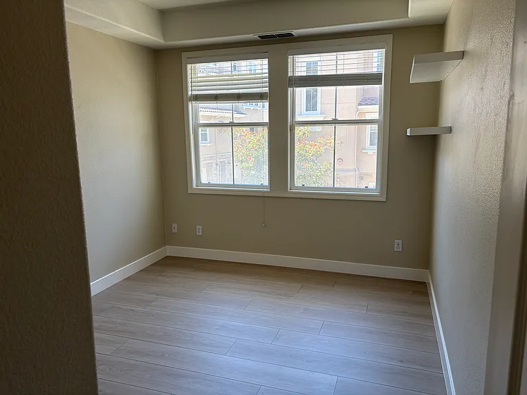 3265 Monaghan St — Photo 7