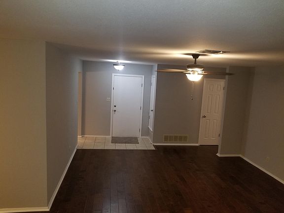 3rd image of 1707 Meadowcliff Dr