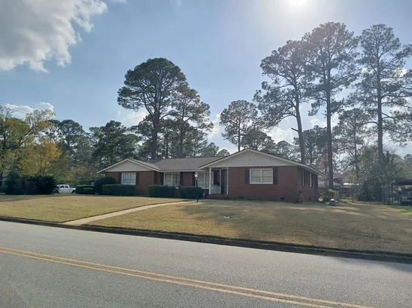 2001 Robinhood Rd, Albany, GA 31707